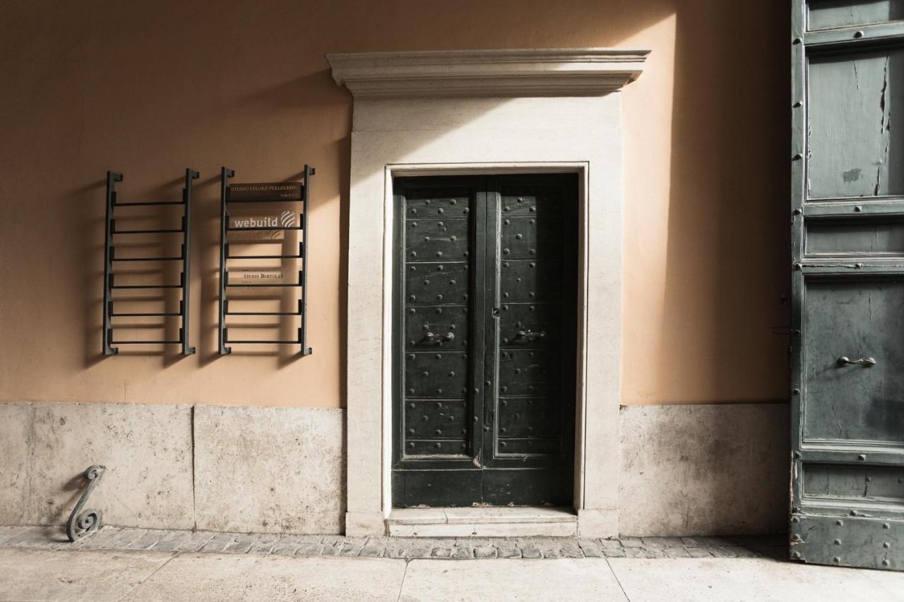 Charming Penthouse In Piazza Venezia With Terrace Apartment โรม ภายนอก รูปภาพ
